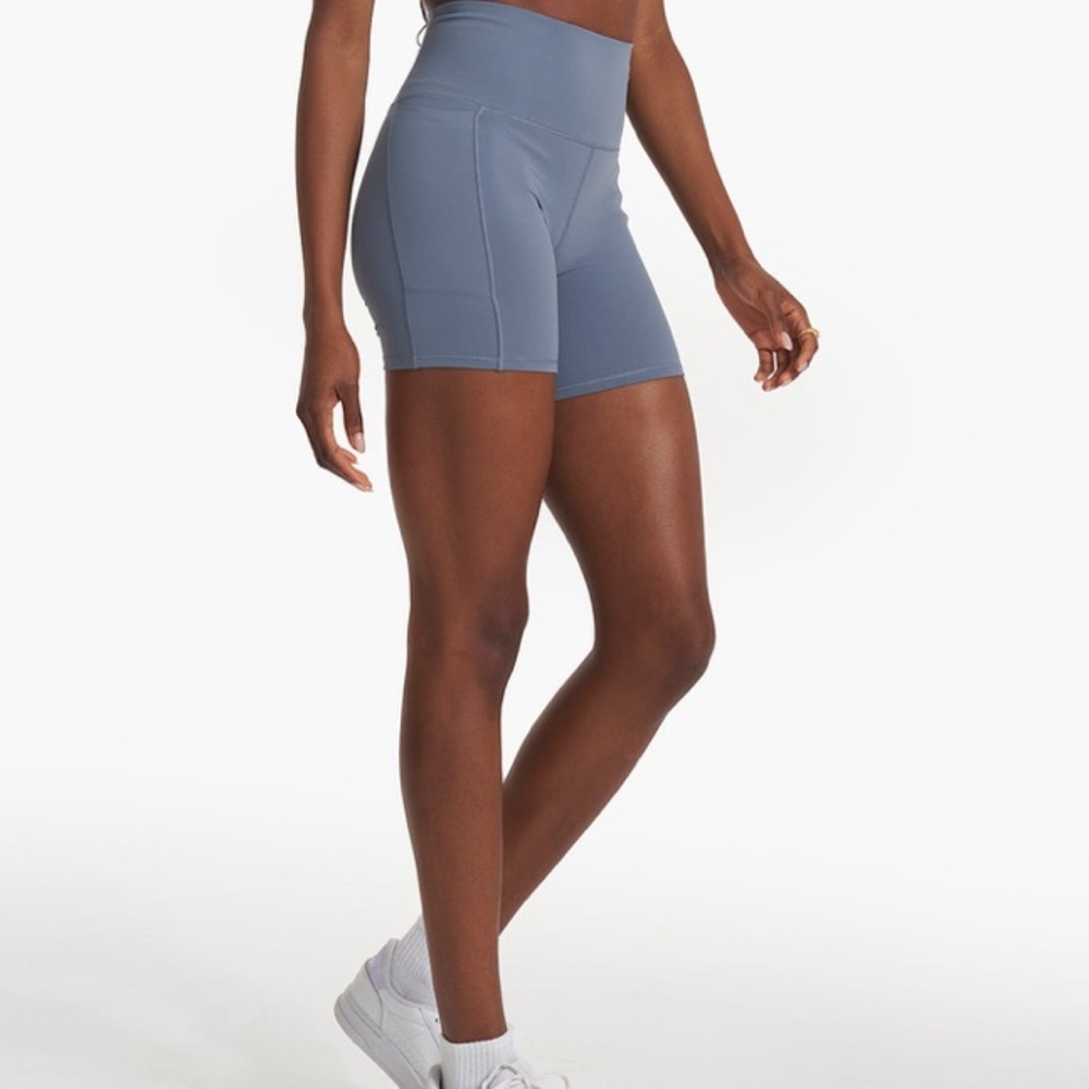 Vuori Studio Pocket Short